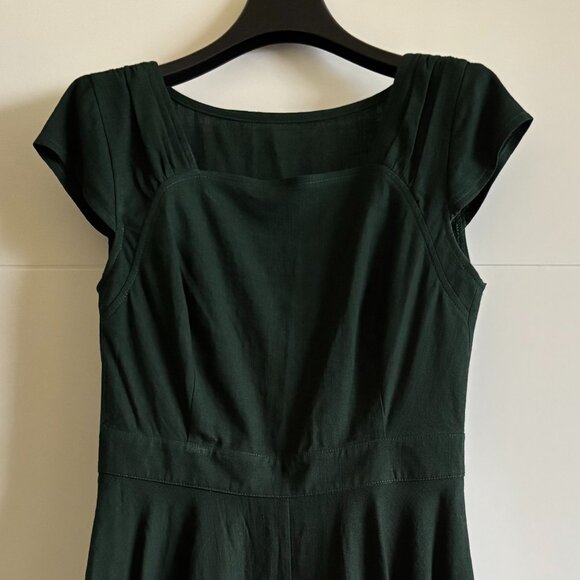 Deep Green Linen Dress - Picture 2 of 6
